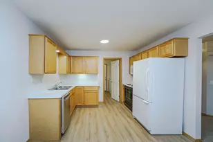 14403 Edgewood Ave, Savage, MN 55378 - Photo 15