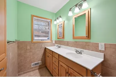 8806 18th Avenue S, Bloomington, MN 55425 - Photo 17