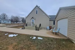 1403 11th Ave NW, Austin, MN 55912 - Photo 7