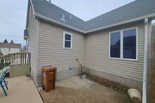 1403 11th Ave NW, Austin, MN 55912 - Photo 9