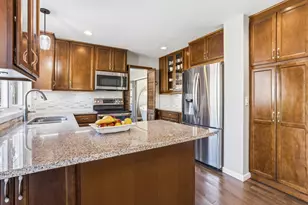 9736 Oxborough Rd, Bloomington, MN 55437 - Photo 15