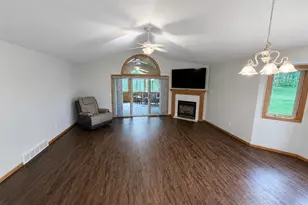 1260 Cypress Dr W, Annandale, MN 55302 - Photo 5