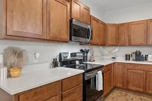 7387 Degrio Way, Inver Grove Heights, MN 55076 - Photo 25