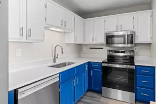 66 9th St E, Saint Paul, MN 55101 - Photo 5