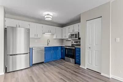 66 9th Street E #1910, Saint Paul, MN 55101 - Photo 3