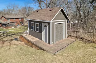 604 Thoreau Dr, Burnsville, MN 55337 - Photo 25