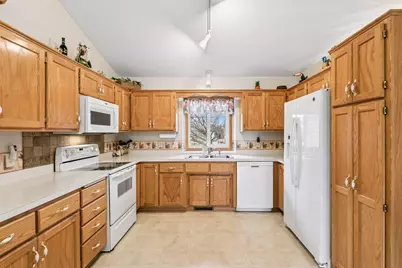 4808 Marigold Avenue N, Brooklyn Park, MN 55443 - Photo 9