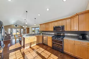 16450 Griffon Ln, Lakeville, MN 55044 - Photo 7