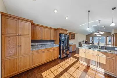 16450 Griffon Lane, Lakeville, MN 55044 - Photo 9