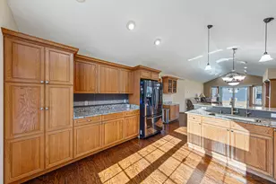 16450 Griffon Ln, Lakeville, MN 55044 - Photo 9