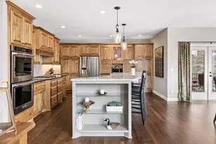 7011 Highover Dr, Chanhassen, MN 55317 - Photo 11