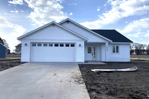 1800 Roberts Dr, Saint Charles, MN 55972 - Photo 1