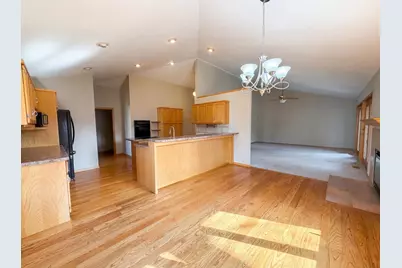 578 Prairie Circle E, Eagan, MN 55123 - Photo 9