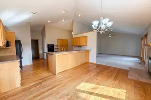 578 Prairie Cir E, Eagan, MN 55123 - Photo 9