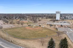 2923 Hemingway Dr, Chaska, MN 55318 - Photo 29