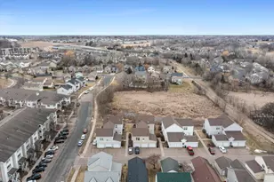 2923 Hemingway Dr, Chaska, MN 55318 - Photo 5