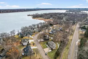 12215 29th Ave N, Plymouth, MN 55441 - Photo 5