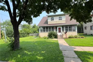 914 Charlotte St, Saint Paul, MN 55104 - Photo 1