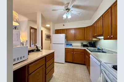 7600 Golden Valley Road #305, Golden Valley, MN 55427 - Photo 5