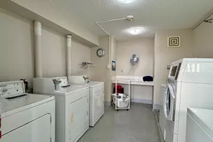 7600 Golden Valley Rd, Golden Valley, MN 55427 - Photo 15