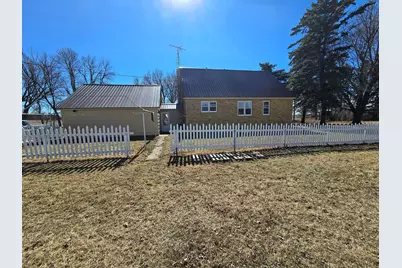 886 141st Street, Pipestone, MN 56164 - Photo 3