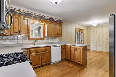 8224 Hillside Drive, Eden Prairie, MN 55347 - Photo 3