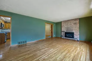 8224 Hillside Dr, Eden Prairie, MN 55347 - Photo 7