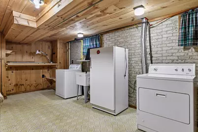 8224 Hillside Drive, Eden Prairie, MN 55347 - Photo 23