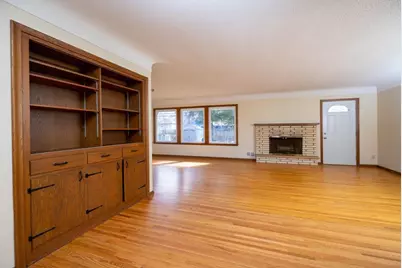 1040 Lincoln Terrace, Columbia Heights, MN 55421 - Photo 3