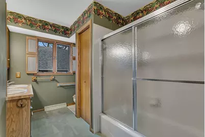 1810 11th Avenue SE, Saint Cloud, MN 56304 - Photo 13