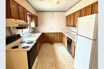 811 3rd Street NE, Roseau, MN 56751 - Photo 5