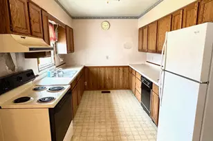 811 3rd St NE, Roseau, MN 56751 - Photo 5