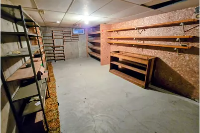 302 8th Avenue NW, Pipestone, MN 56164 - Photo 29