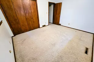 302 8th Ave NW, Pipestone, MN 56164 - Photo 23