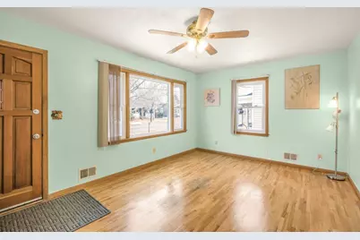 327 20th Avenue N, Saint Cloud, MN 56303 - Photo 1
