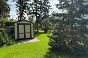 811 E Division St, Elbow Lake, MN 56531 - Photo 11