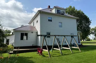 811 E Division St, Elbow Lake, MN 56531 - Photo 3