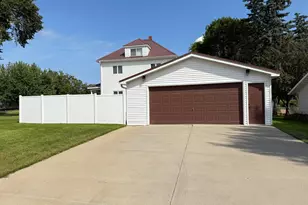 811 E Division St, Elbow Lake, MN 56531 - Photo 9