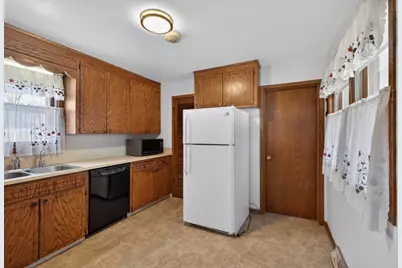 815 E Center Street, Rochester, MN 55904 - Photo 15