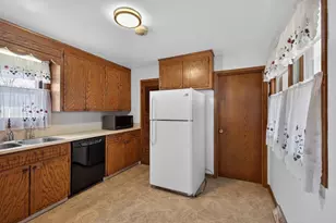 815 E Center St, Rochester, MN 55904 - Photo 15
