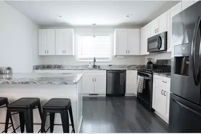 2084 E Reaney Avenue, Saint Paul, MN 55119 - Photo 9