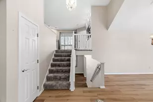 1217 Pondview Ln, White Bear Lake, MN 55110 - Photo 7