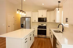 1105 2nd St SE, Faribault, MN 55021 - Photo 9