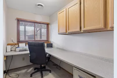 9311 Thomas Avenue N, Brooklyn Park, MN 55444 - Photo 29