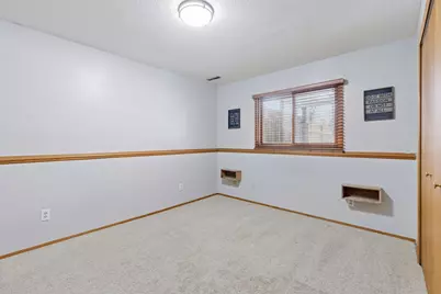 9311 Thomas Avenue N, Brooklyn Park, MN 55444 - Photo 27