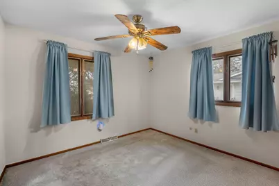 431 Skillman Avenue E, Maplewood, MN 55117 - Photo 11