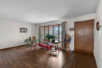 431 Skillman Avenue E, Maplewood, MN 55117 - Photo 3