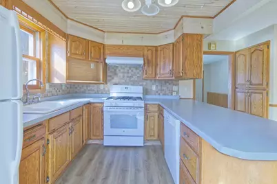 324 N Gilman Avenue, Litchfield, MN 55355 - Photo 7