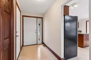 19440 Vine Ridge Rd, Shorewood, MN 55331 - Photo 3