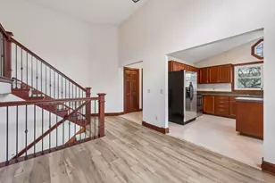 19440 Vine Ridge Rd, Shorewood, MN 55331 - Photo 9